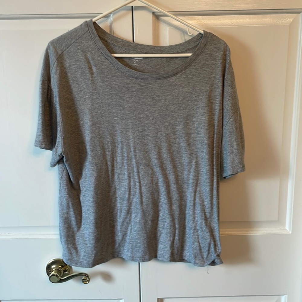Old navy tall crop tee